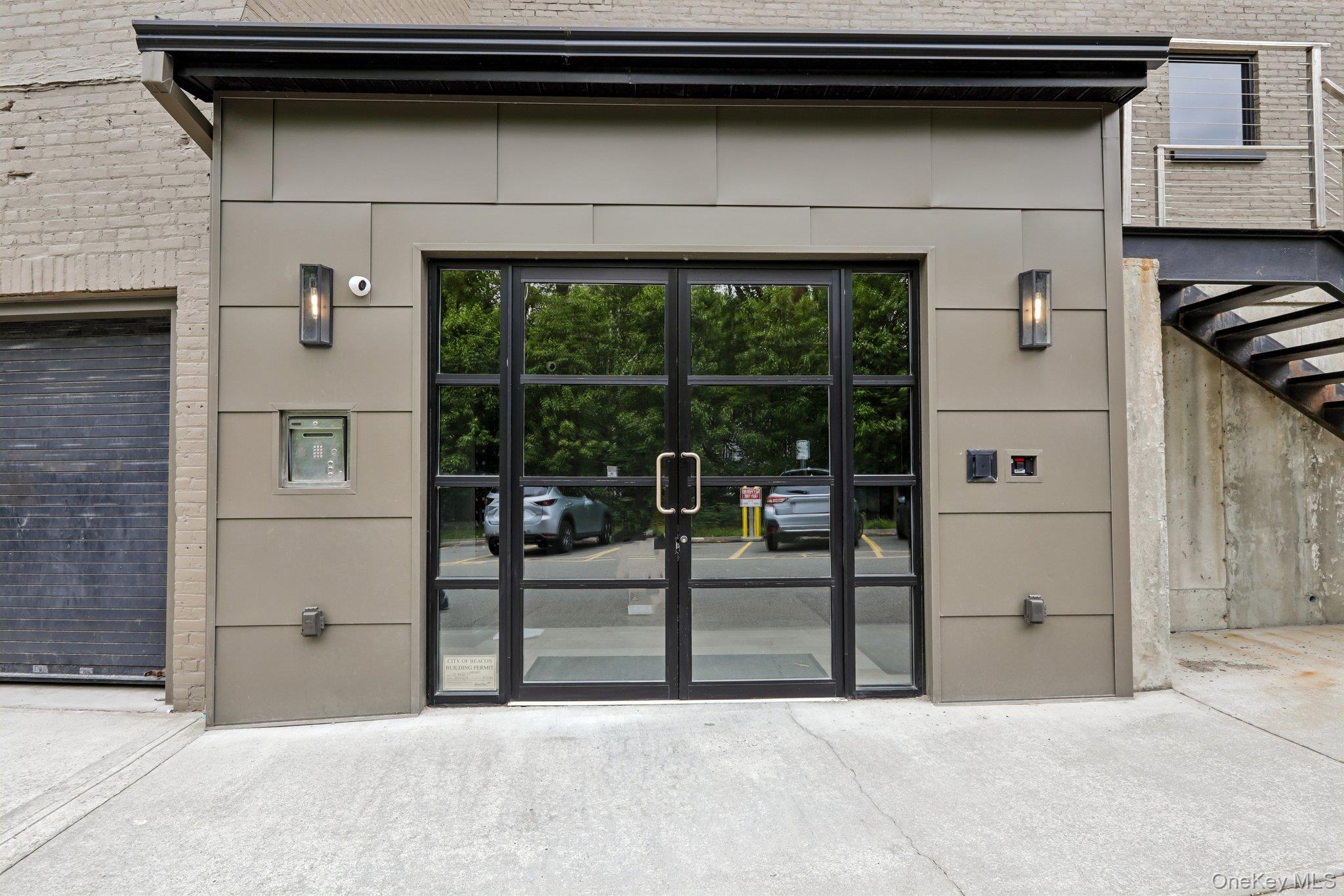 1 E Main Street 401