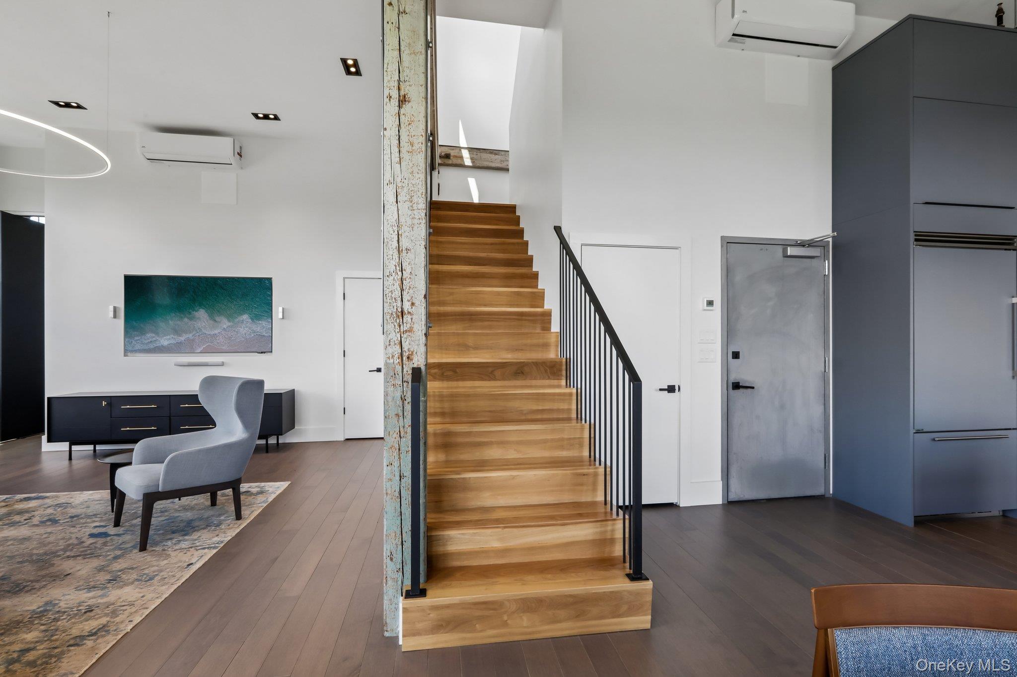 1 E Main Street 401