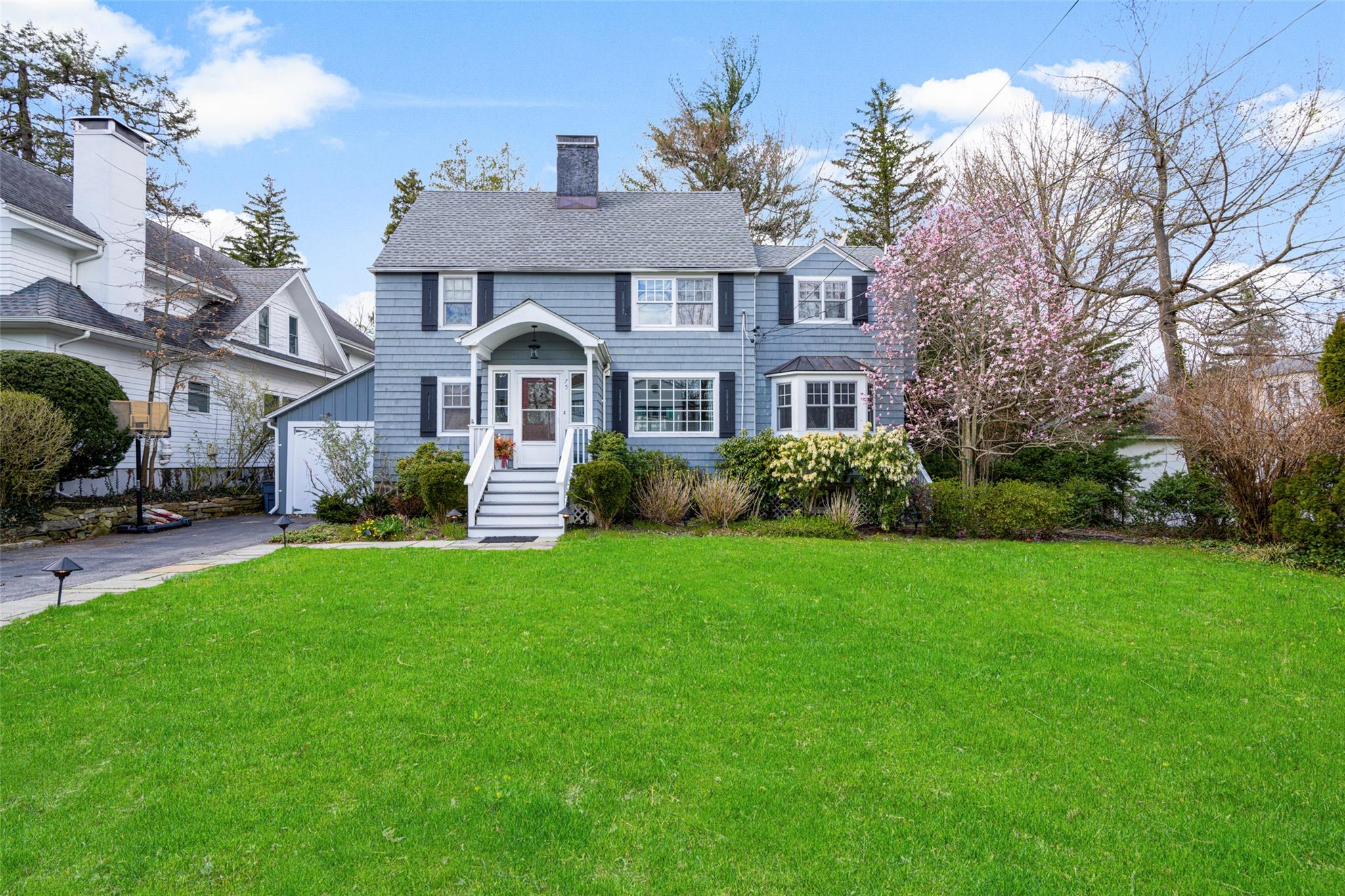 Rental Property at Fernwood Road, Larchmont, New York - Bedrooms: 3 
Bathrooms: 4 
Rooms: 9  - $9,150 MO.