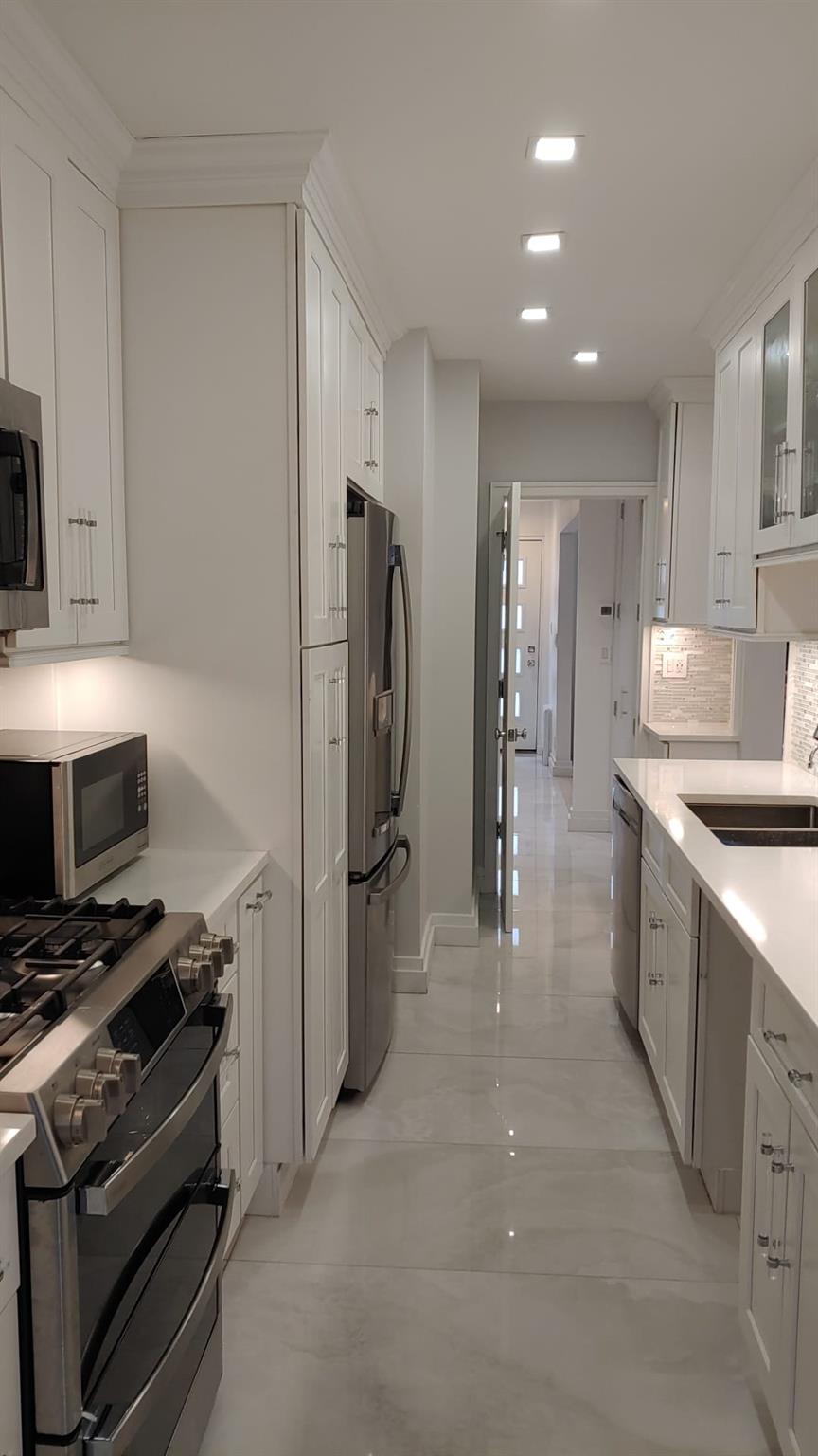 140-21 69th Avenue, Flushing, Florida image 3