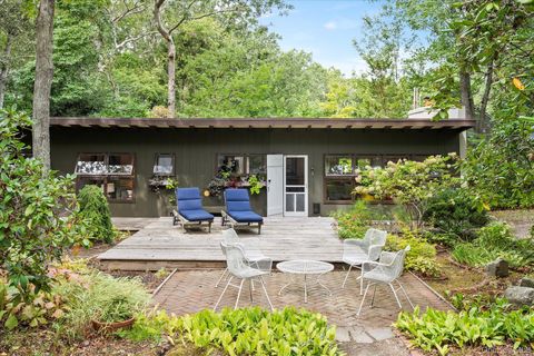 46 Flaggy Hole Road East Hampton NY 11937