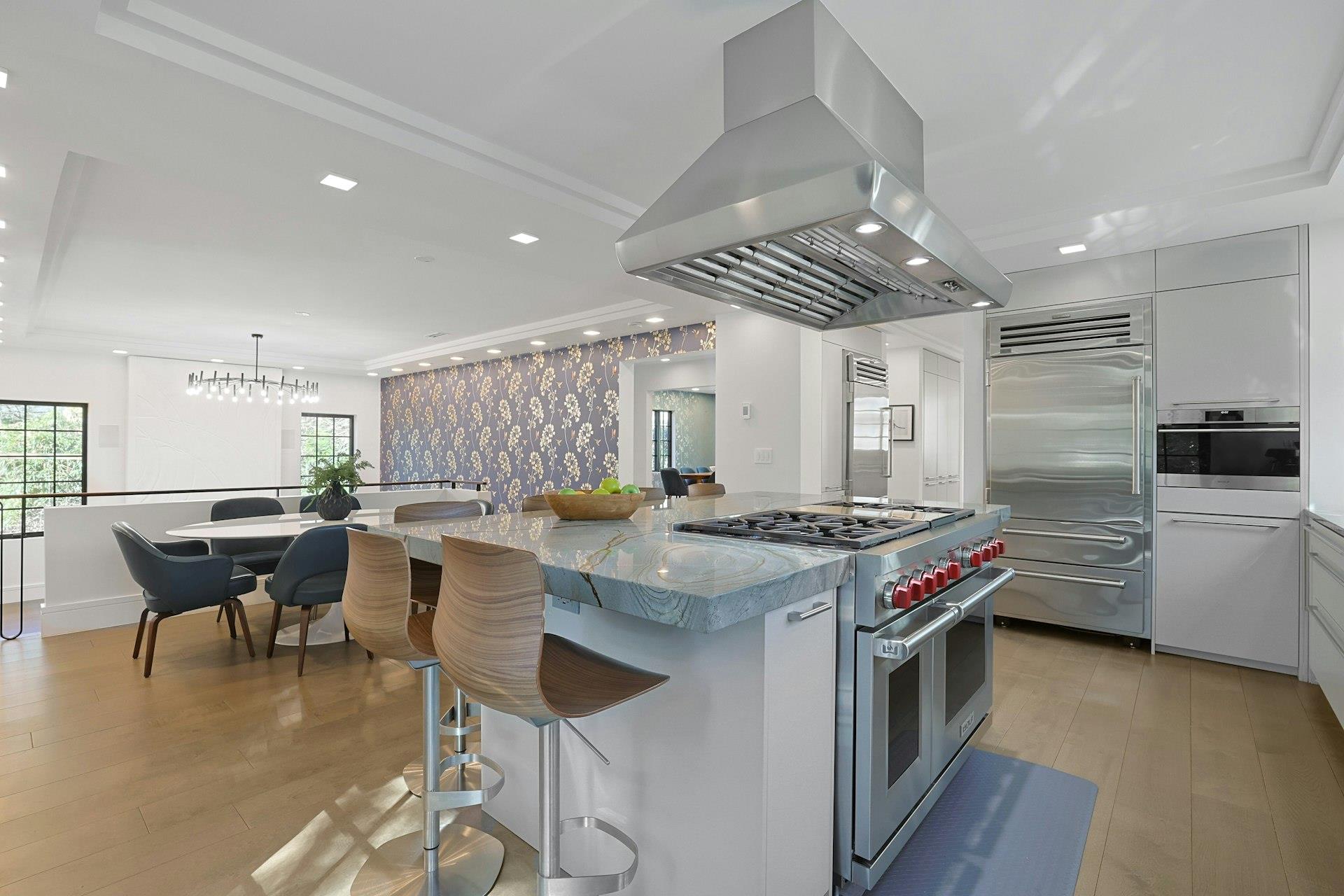 165 Valley Road, New Rochelle, New York image 12