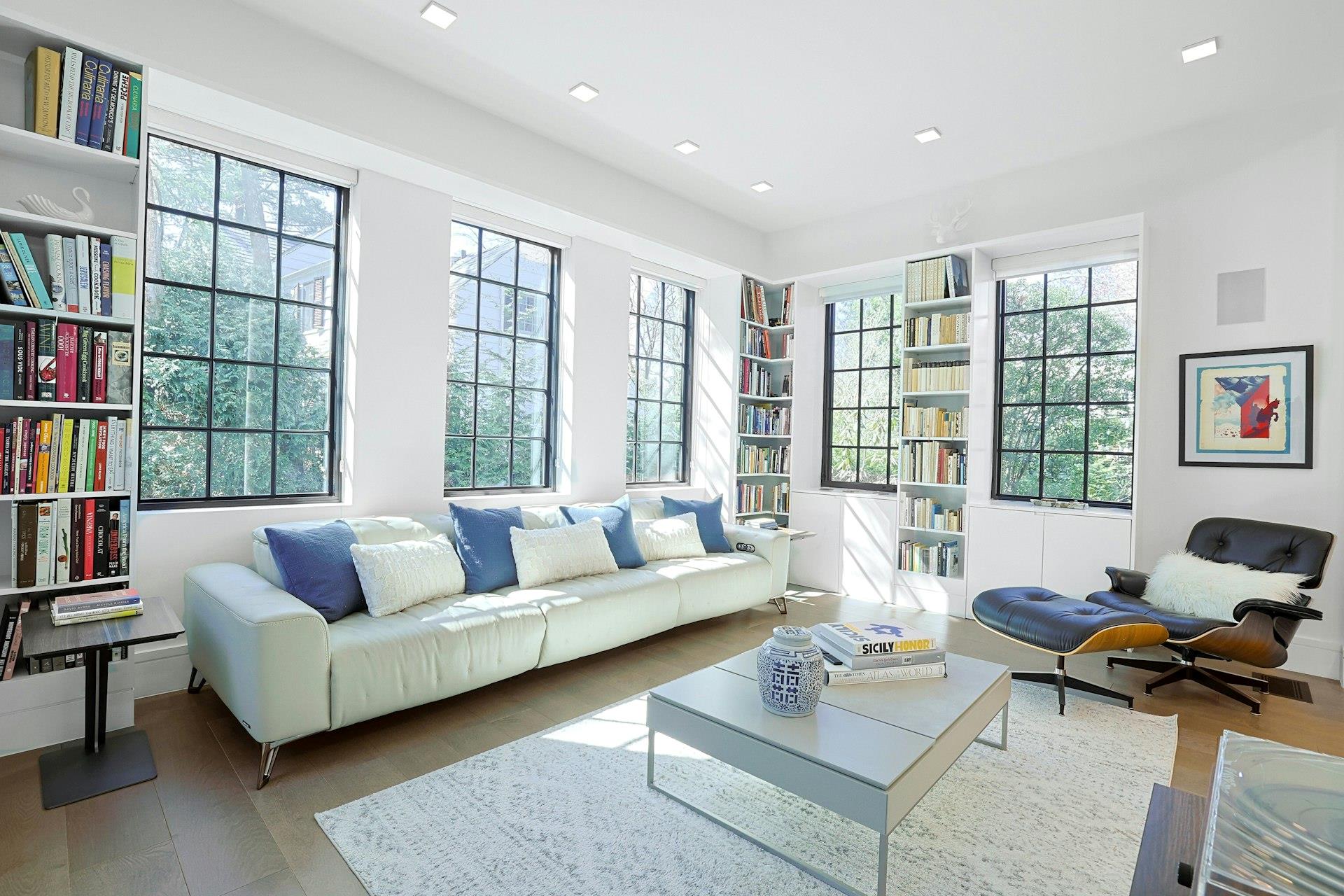165 Valley Road, New Rochelle, New York image 5