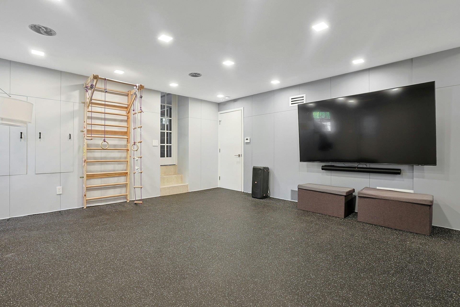 165 Valley Road, New Rochelle, New York image 38