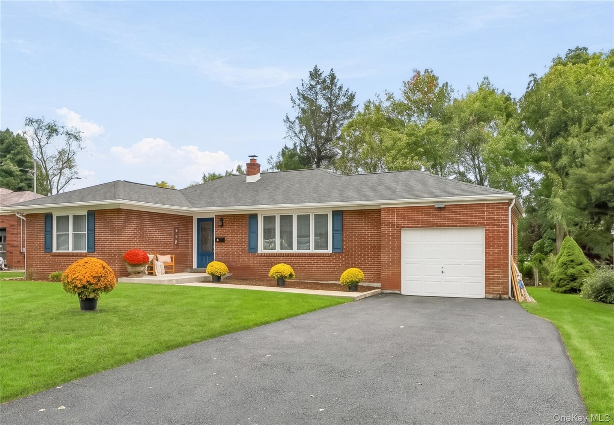 15 Breezy Knoll Drive