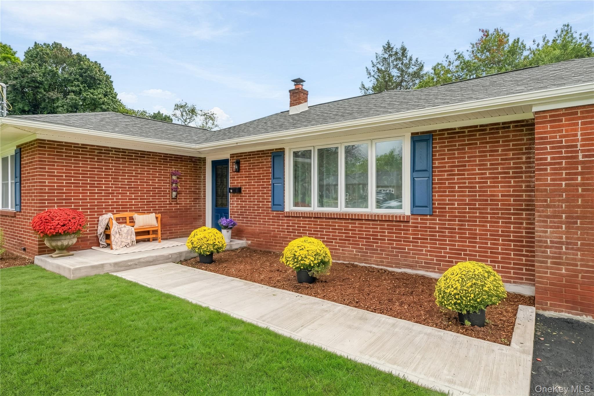 15 Breezy Knoll Drive