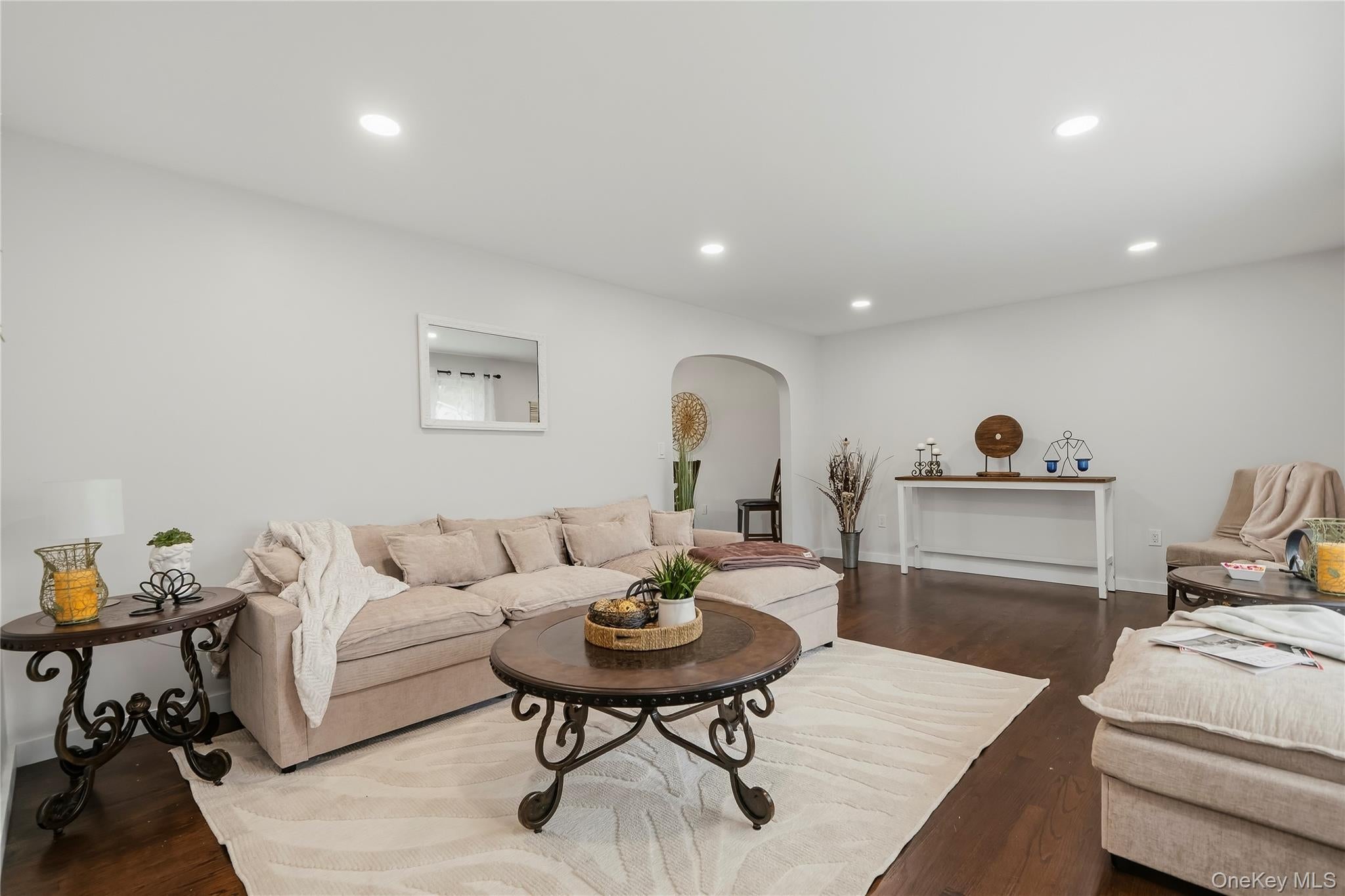 15 Breezy Knoll Drive