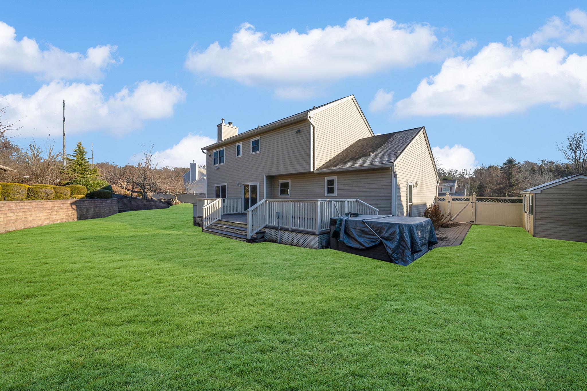 24 Model Court, Rocky Point, New York image 3