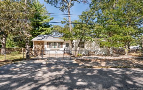 Photo of 16 Daisy Place, Selden, NY 11784 (MLS # 909524)