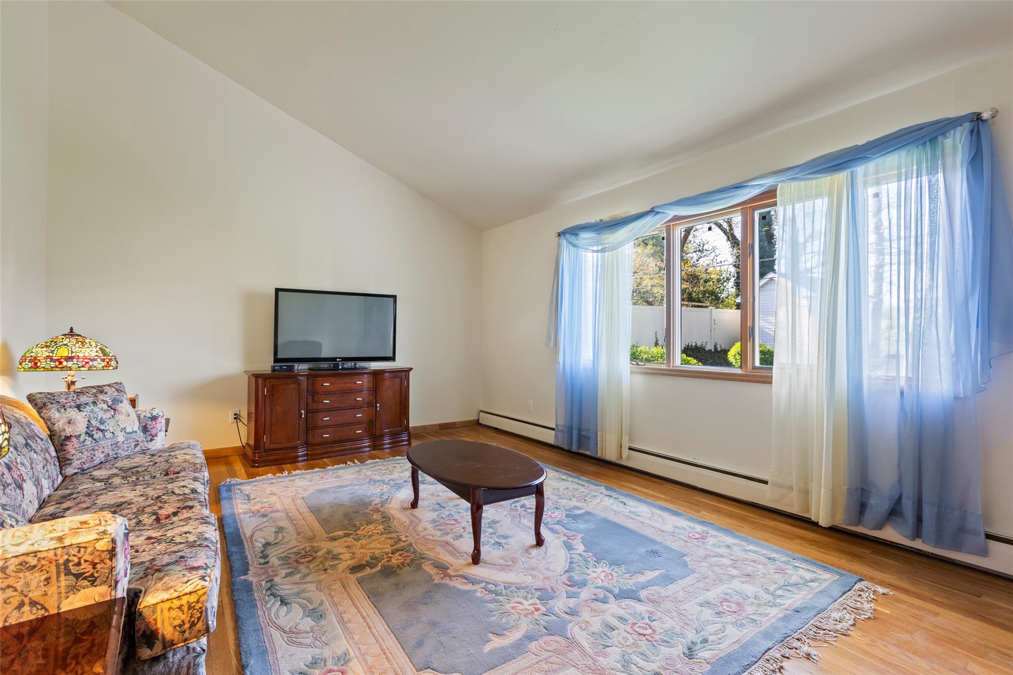 42 Sioux Drive, Commack, New York image 8