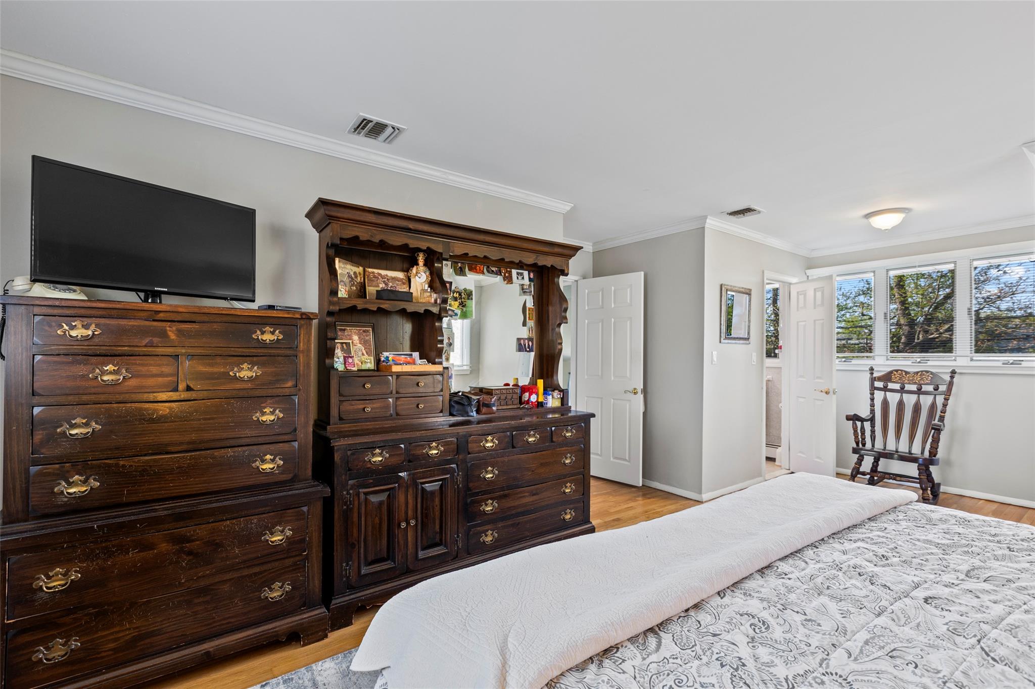 42 Sioux Drive, Commack, New York image 13