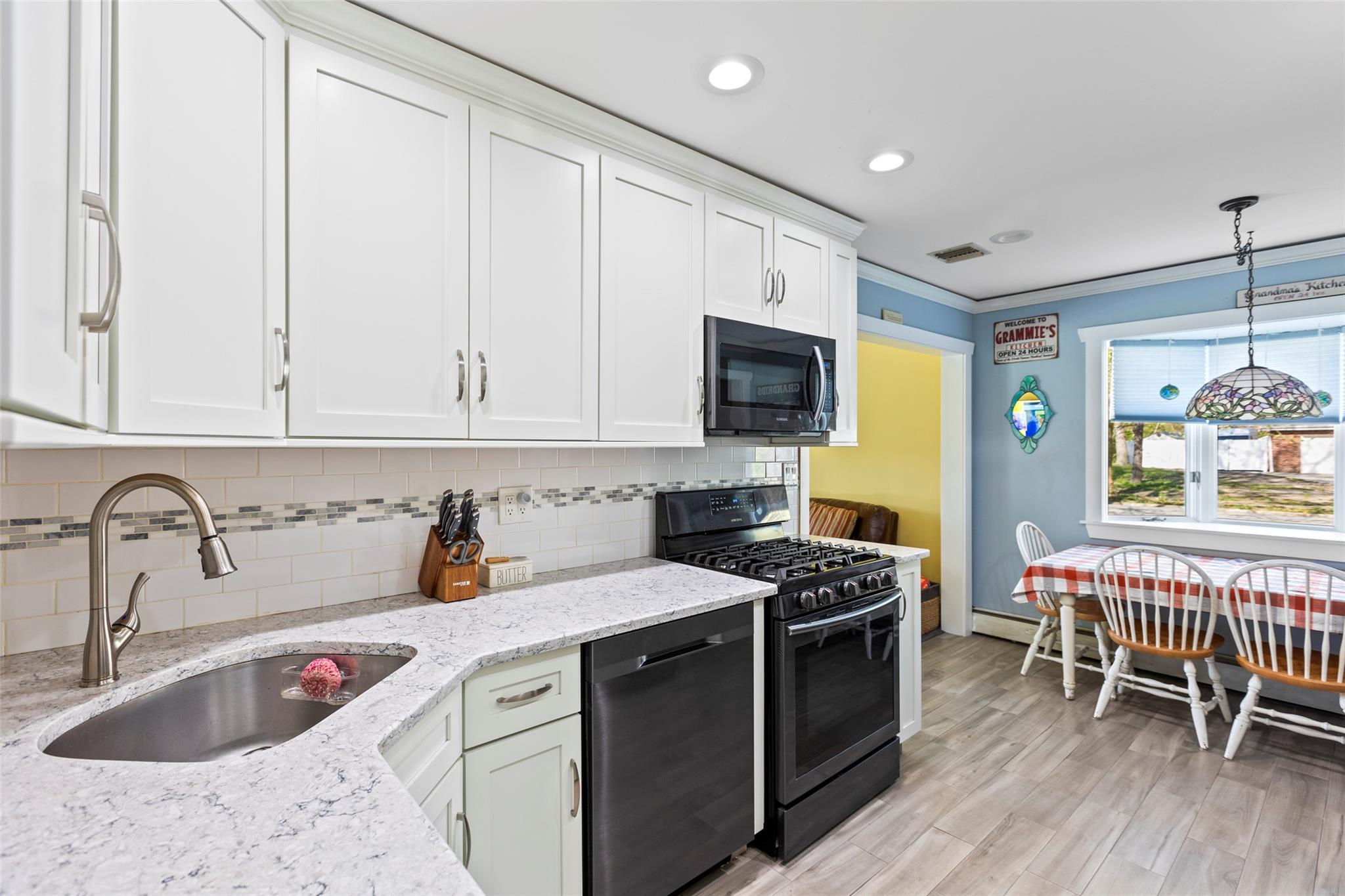 42 Sioux Drive, Commack, New York image 3