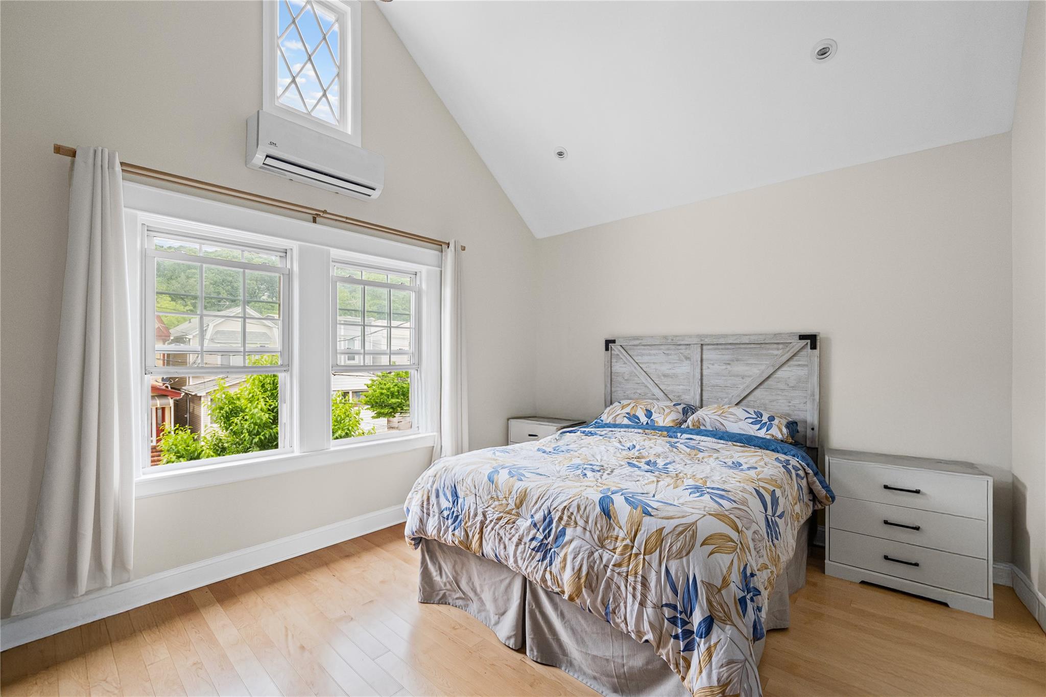 10224 85th Avenue, Richmond Hill, New York image 27