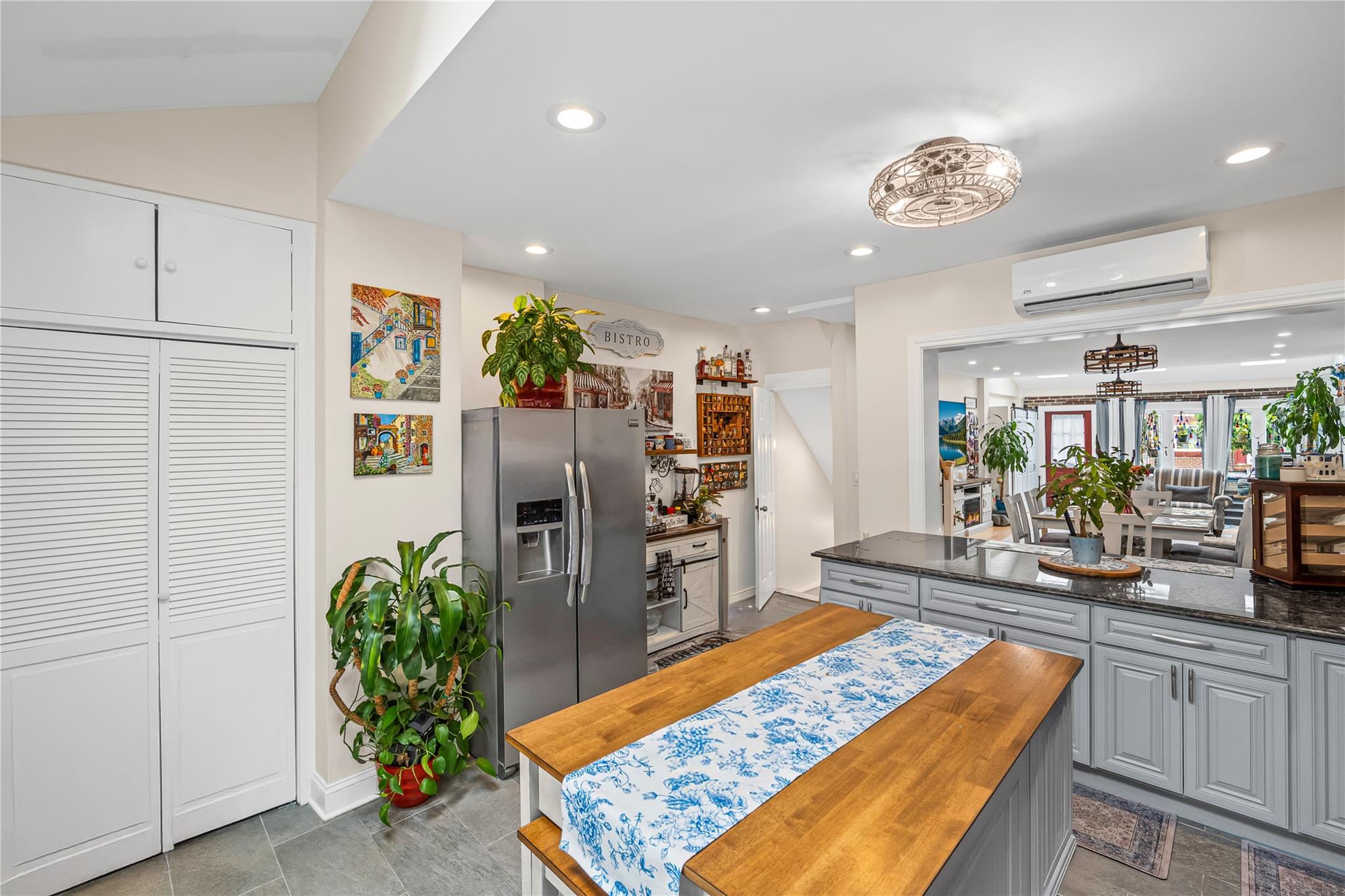 10224 85th Avenue, Richmond Hill, New York image 10