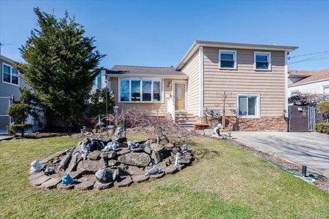 Homes For Sale - 22 Cheshire Road<br/> Inwood, NY 11096