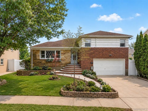 Homes For Sale - 1822 Kent Street<br/> Nassau County, Westbury, NY 11590