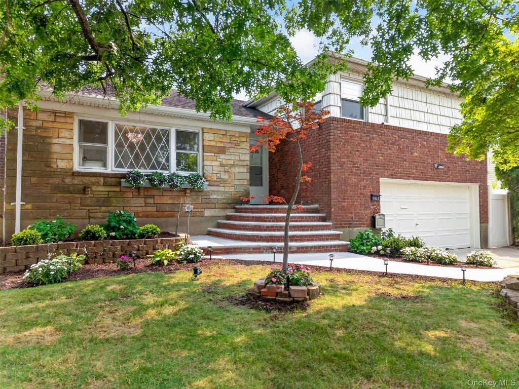 Photo of 1822 Kent Street, Westbury, NY 11590 (MLS # 1027021)