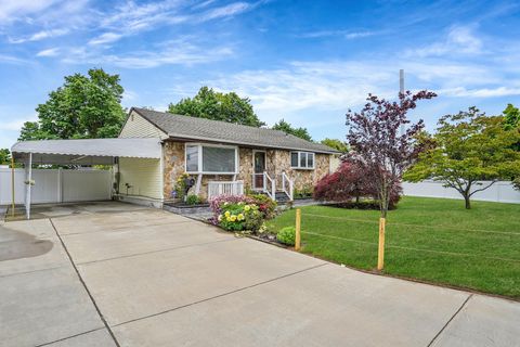 263 Claywood Drive Brentwood NY 11717
