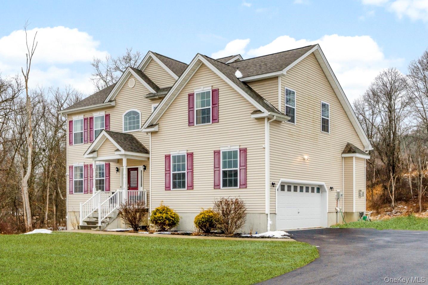 Washingtonville, New York 10992, United States, 4 Bedrooms Bedrooms, ,3 BathroomsBathrooms,Residential,Active,233945