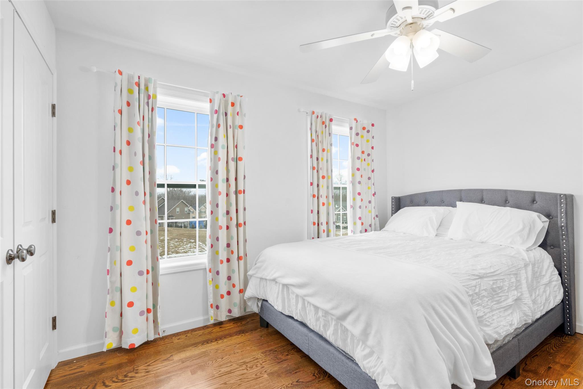 Washingtonville, New York 10992, United States, 4 Bedrooms Bedrooms, ,3 BathroomsBathrooms,Residential,Active,233945