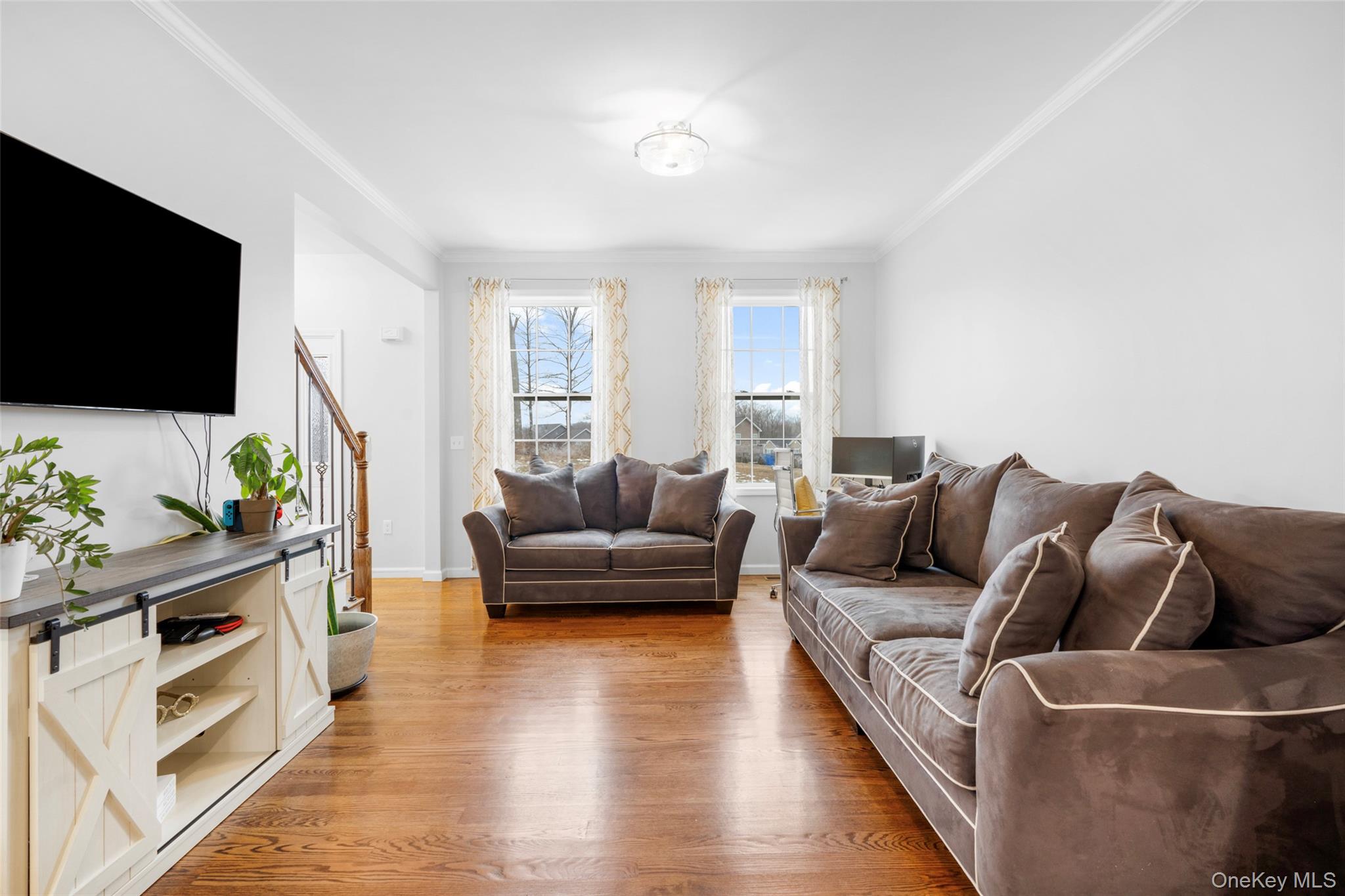 Washingtonville, New York 10992, United States, 4 Bedrooms Bedrooms, ,3 BathroomsBathrooms,Residential,Active,233945