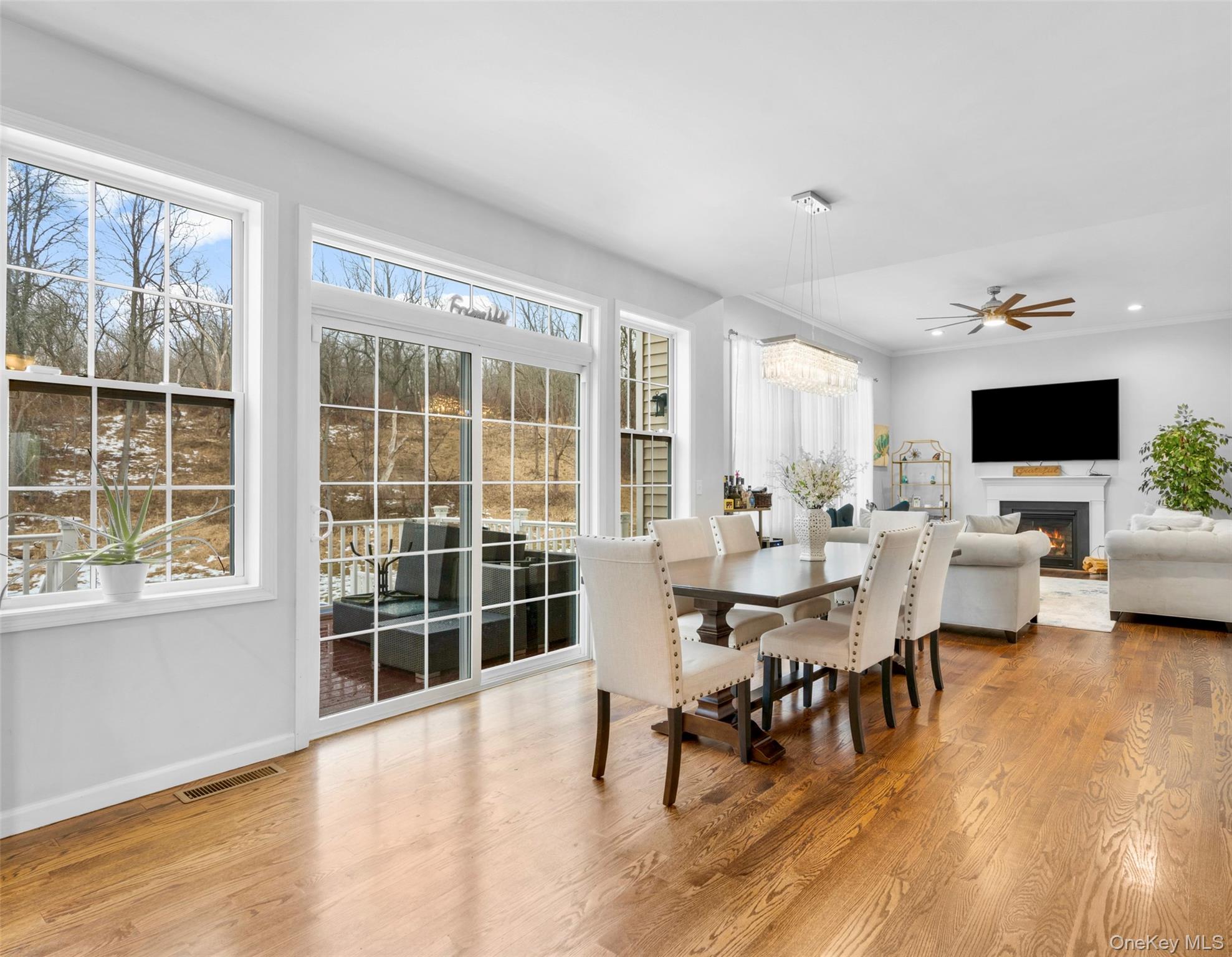 Washingtonville, New York 10992, United States, 4 Bedrooms Bedrooms, ,3 BathroomsBathrooms,Residential,Active,233945