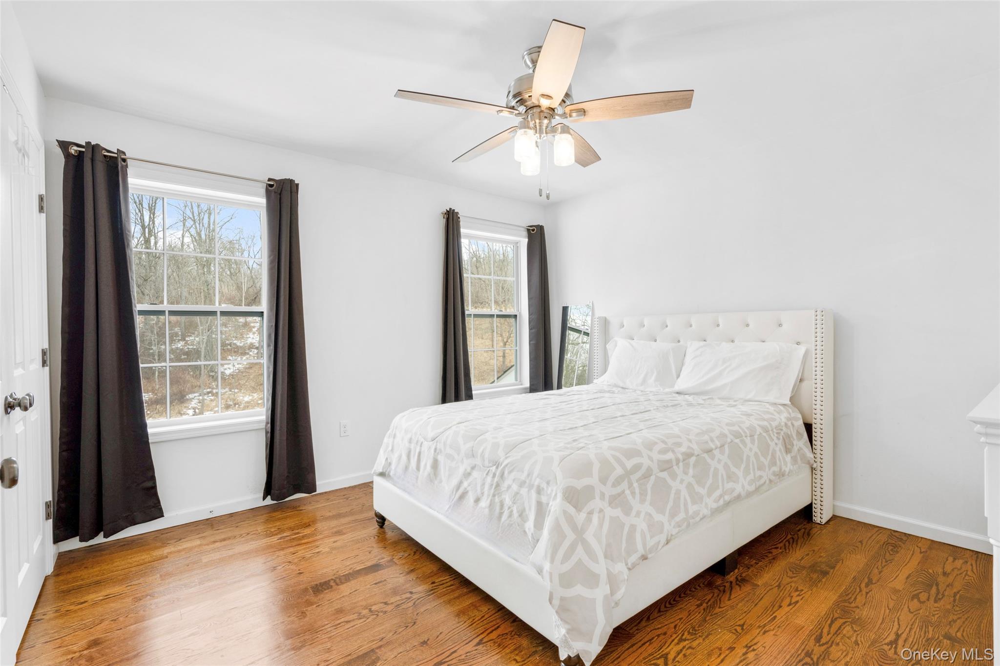 Washingtonville, New York 10992, United States, 4 Bedrooms Bedrooms, ,3 BathroomsBathrooms,Residential,Active,233945