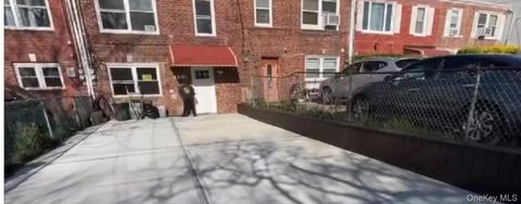 Photo of 423 Beach 9th Street #2nd Floor, Far Rockaway, NY 11691 (MLS # 986093)