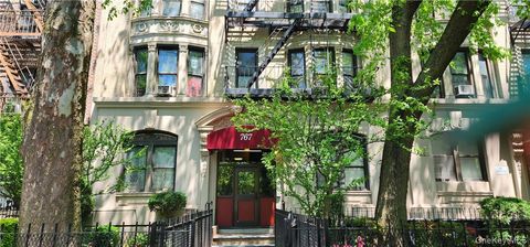 Homes For Sale - 767 Eastern Parkway #1B<br/> Brooklyn, NY 11213