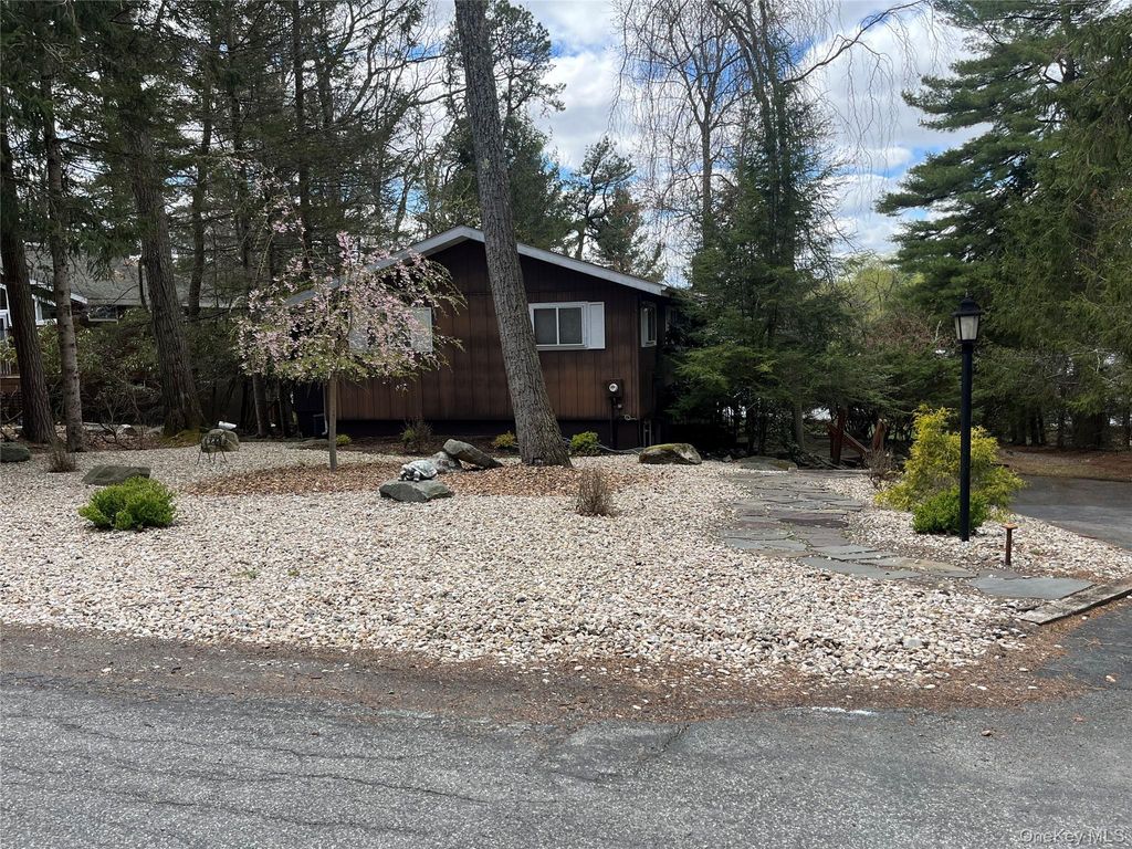 Photo of 61 Lake Shore Drive E, Rock Hill, NY 12775 (MLS # 982784)