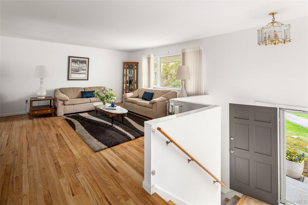 Photo of 12 Westview Drive, Katonah, NY 10536 (MLS # 971774)