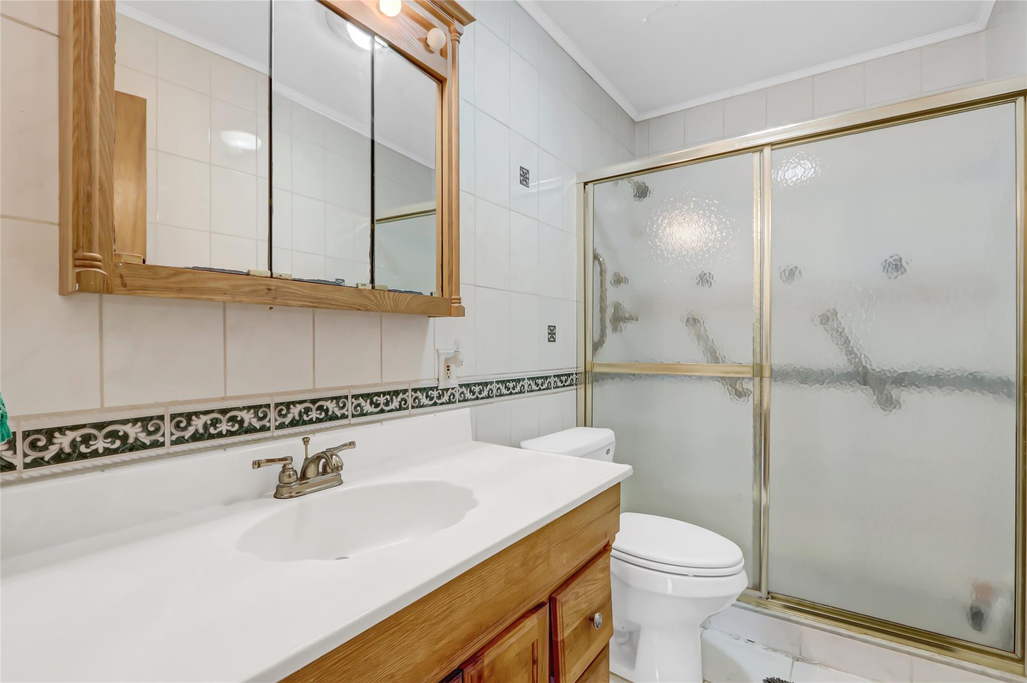 142 Aster Drive, New Hyde Park, New York image 14