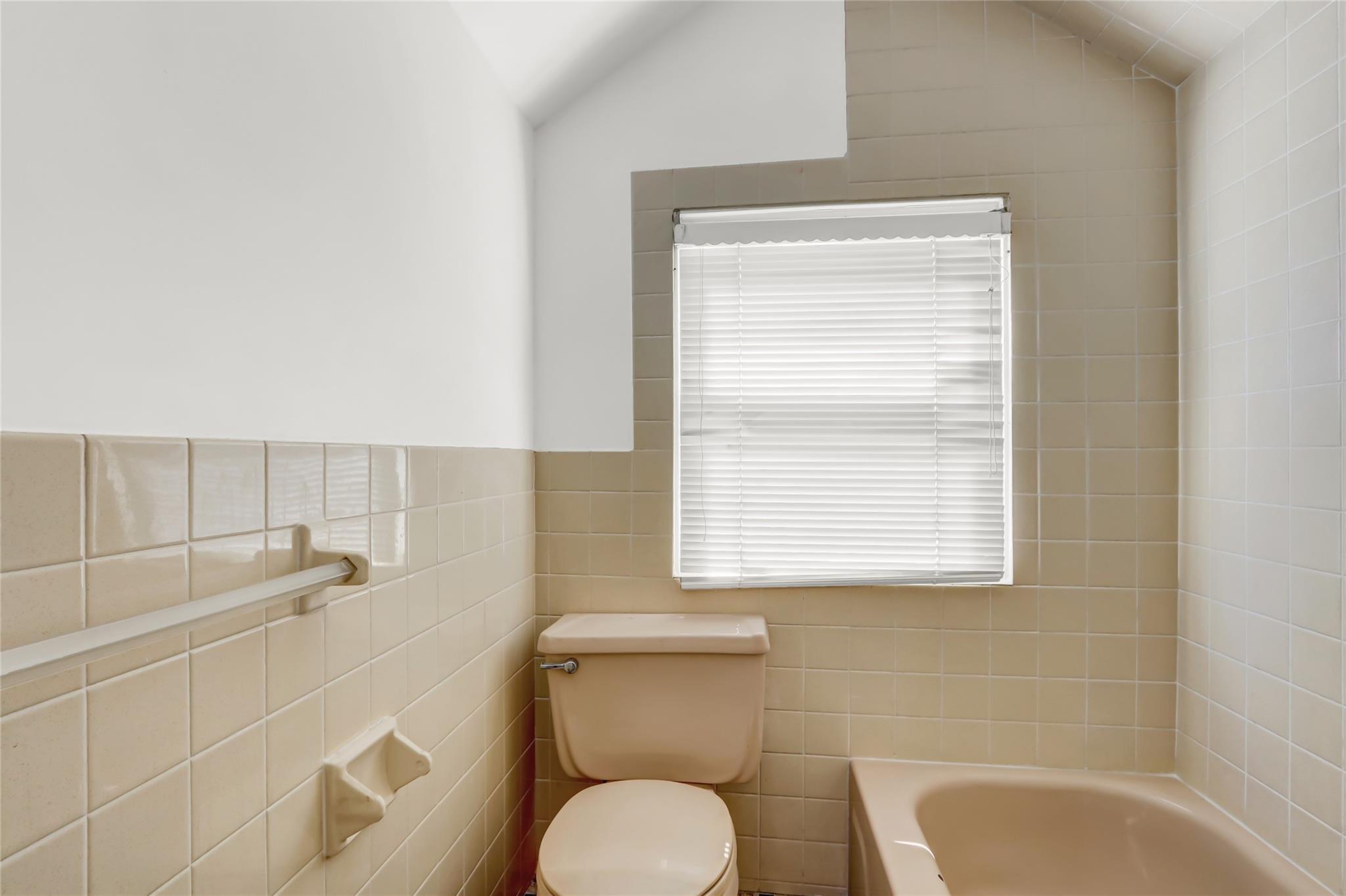 142 Aster Drive, New Hyde Park, New York image 20