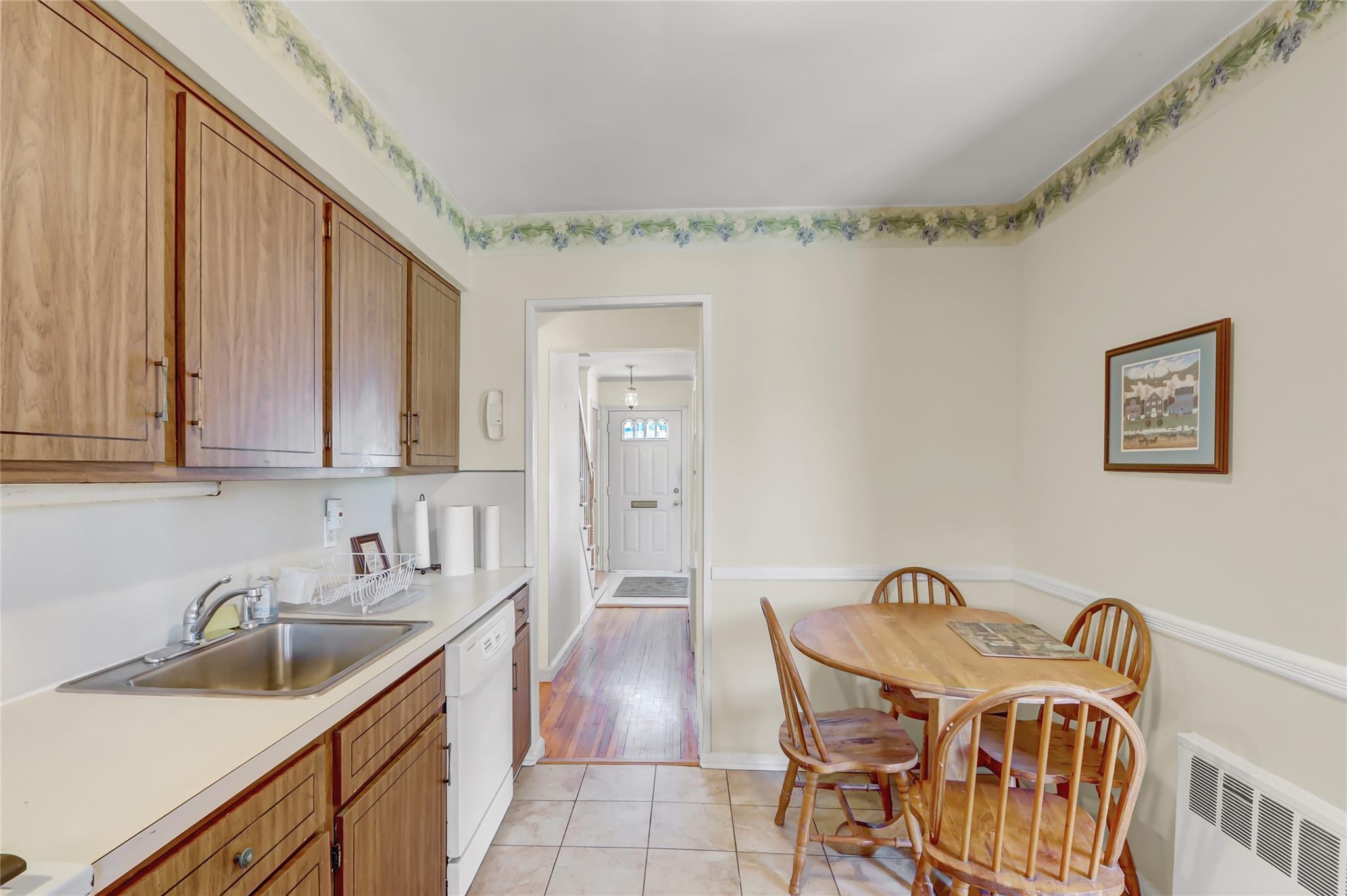 142 Aster Drive, New Hyde Park, New York image 9