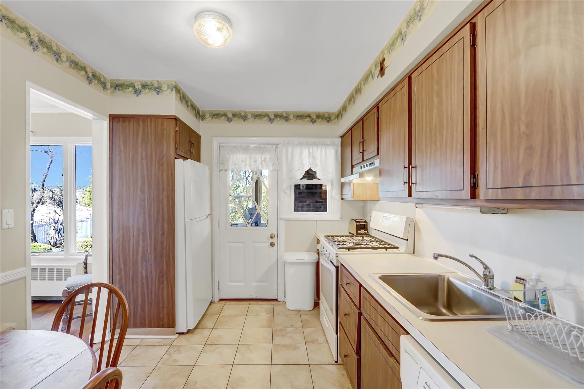 142 Aster Drive, New Hyde Park, New York image 10