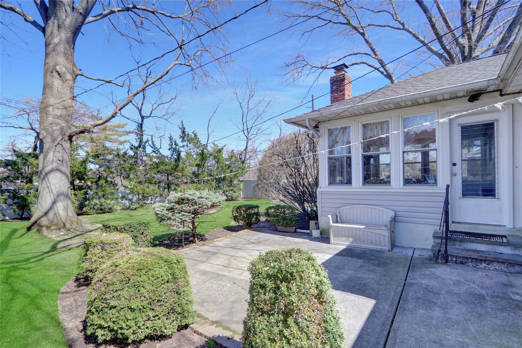 142 Aster Drive, New Hyde Park, New York image 24