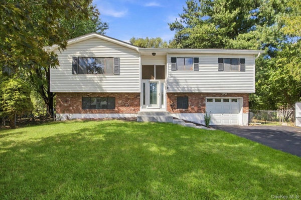 12 WESTMINSTER DR, MIDDLETOWN, NY 10940 - Image acf7a0ff72ea0db207663af42036d2ef/790820963