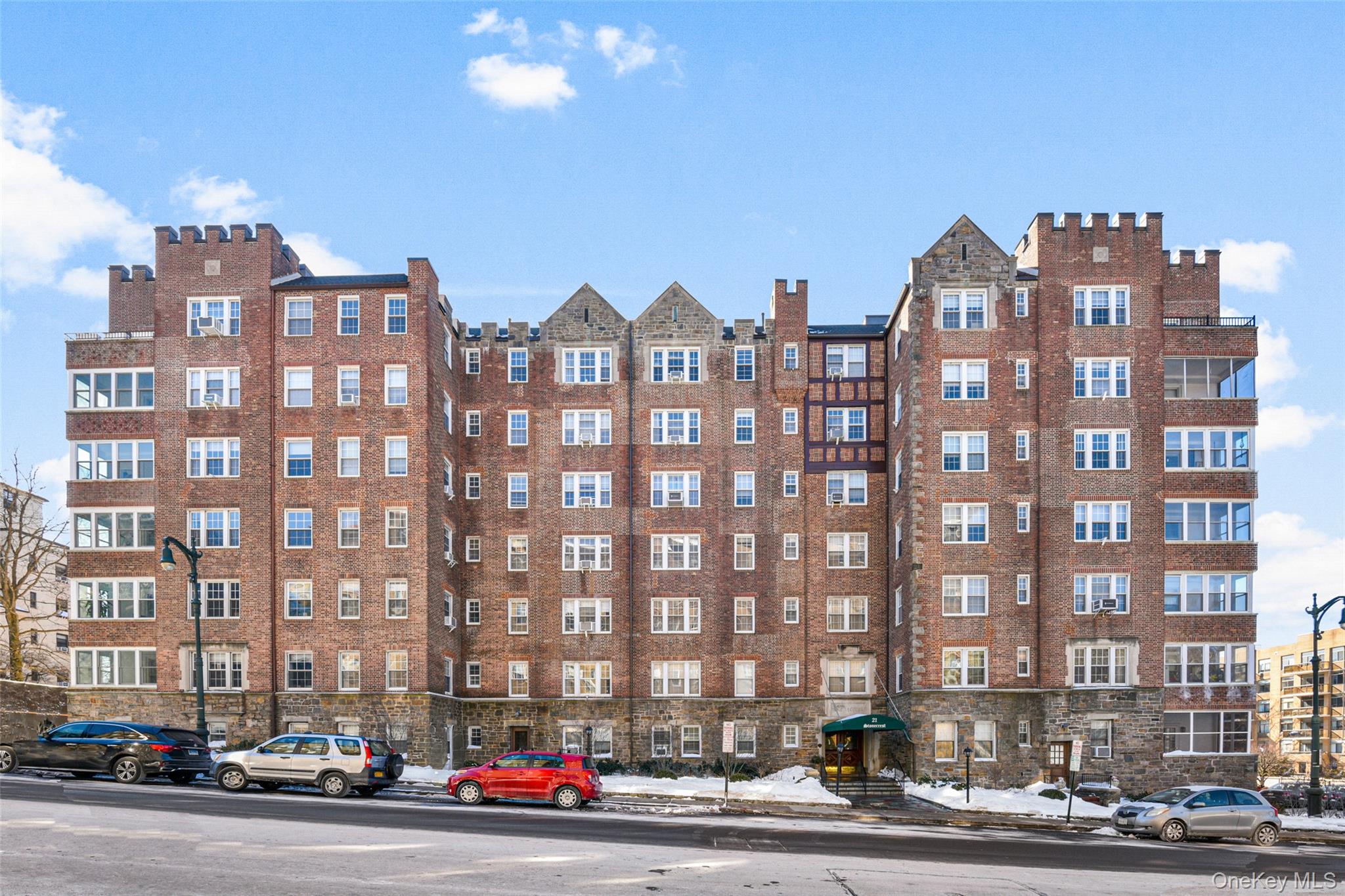 21 N Chatsworth Avenue 2L