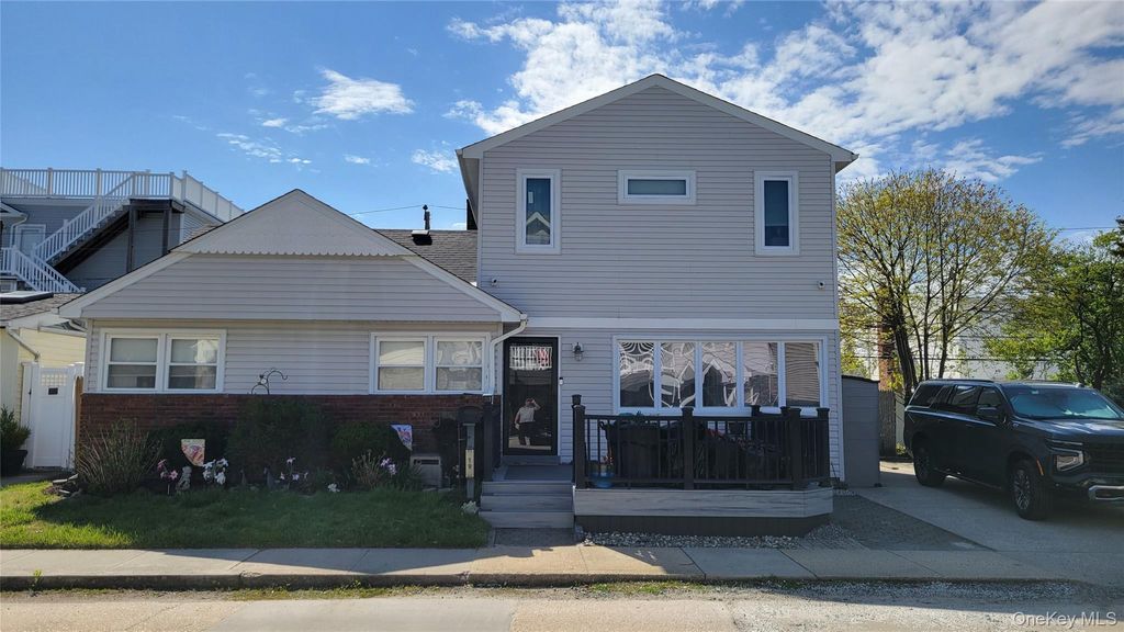 Photo of 19 Armour Street, Long Beach, NY 11561 (MLS # 988728)
