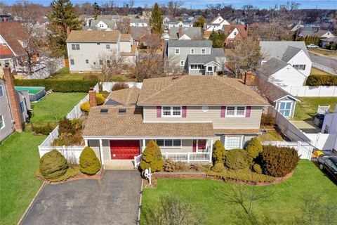 25 Arch Avenue, Oyster Bay, NY 11735 - MLS#: 831675