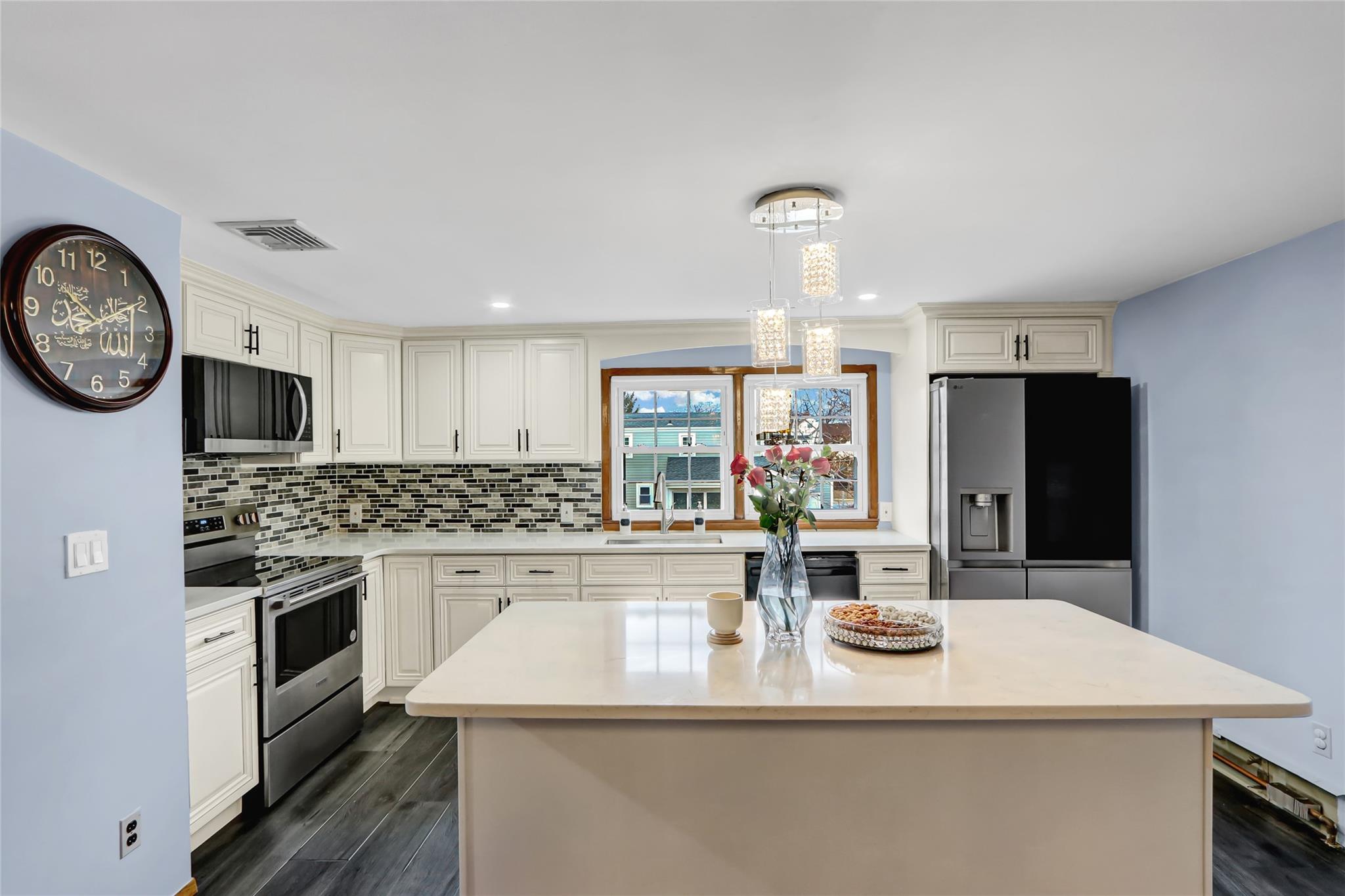 25 Arch Avenue, Oyster Bay, New York image 4