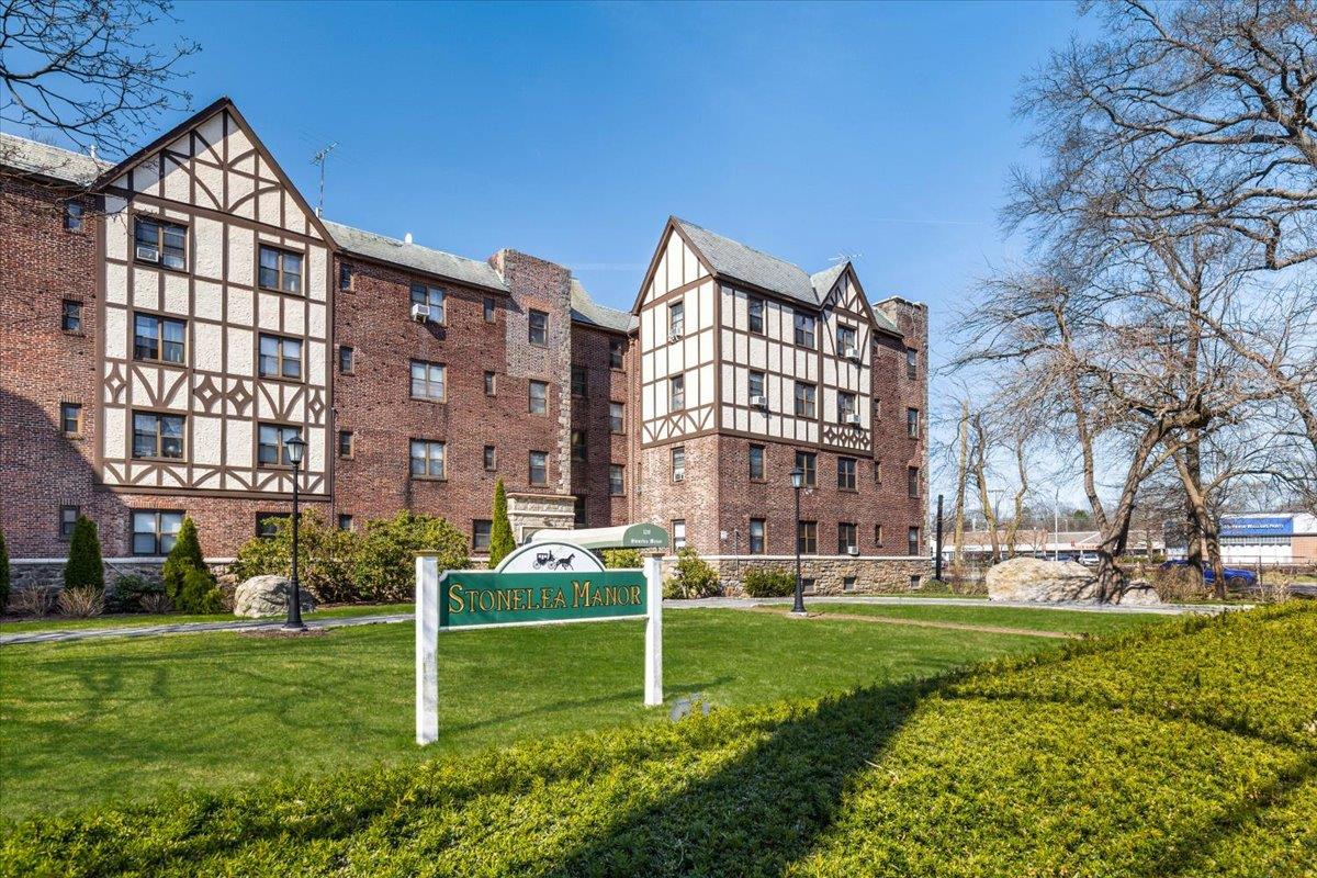 110 Stonelea Place #2B, New Rochelle, New York image 2