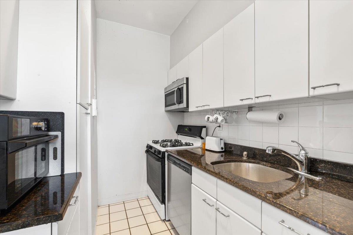 110 Stonelea Place #2B, New Rochelle, New York image 7