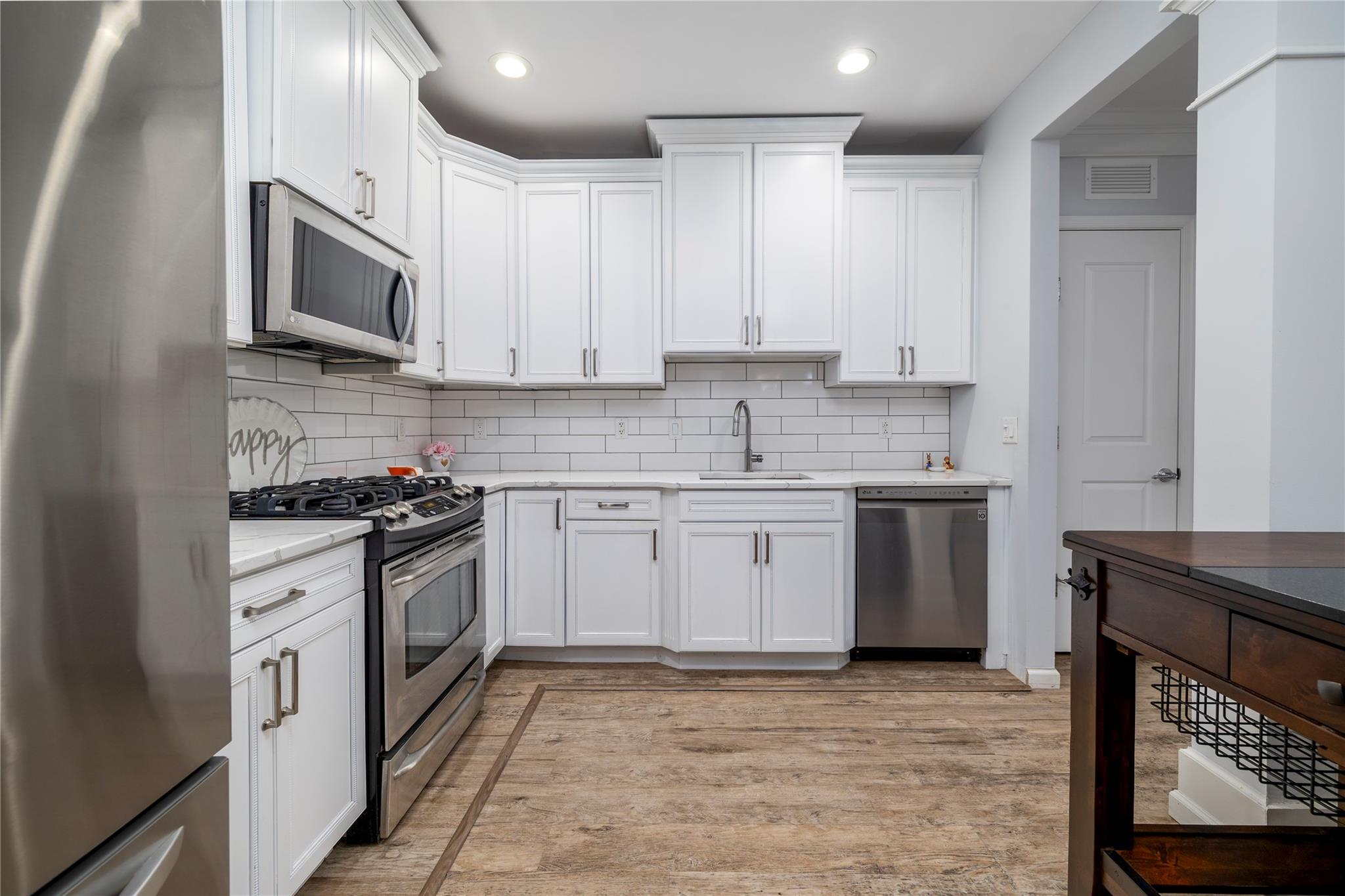 77 Maple Avenue #303, Rockville Centre, New York image 9