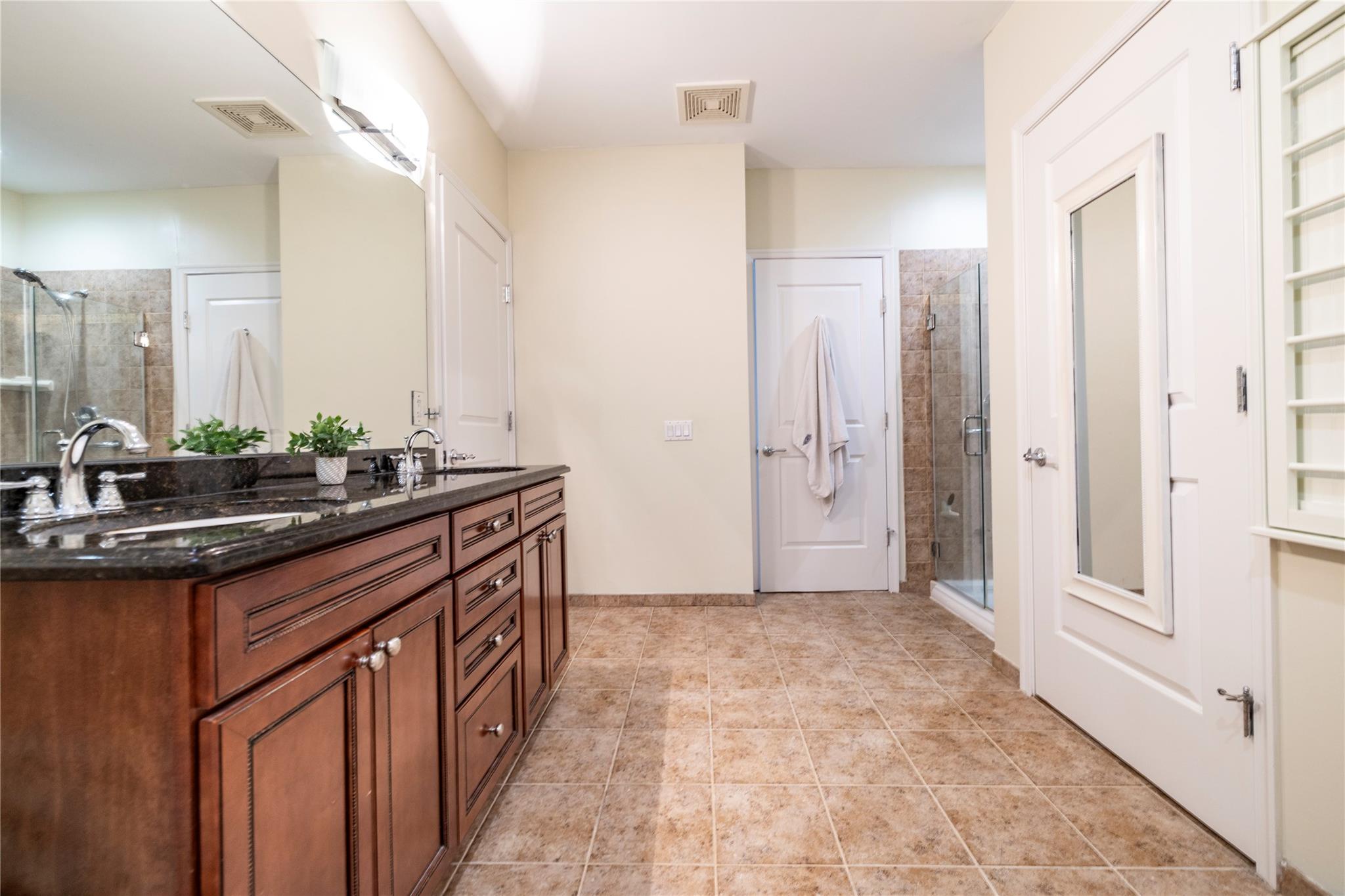 77 Maple Avenue #303, Rockville Centre, New York image 17