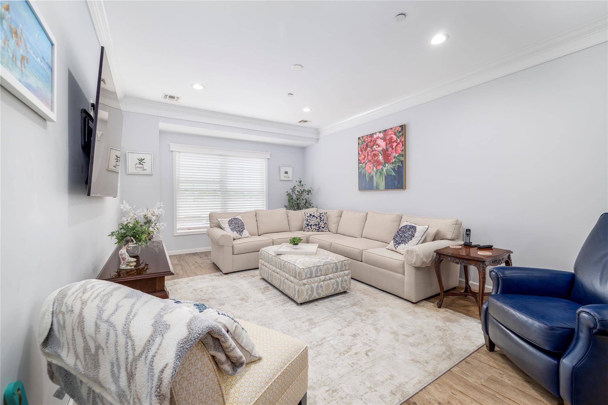 77 Maple Avenue #303, Rockville Centre, New York image 5