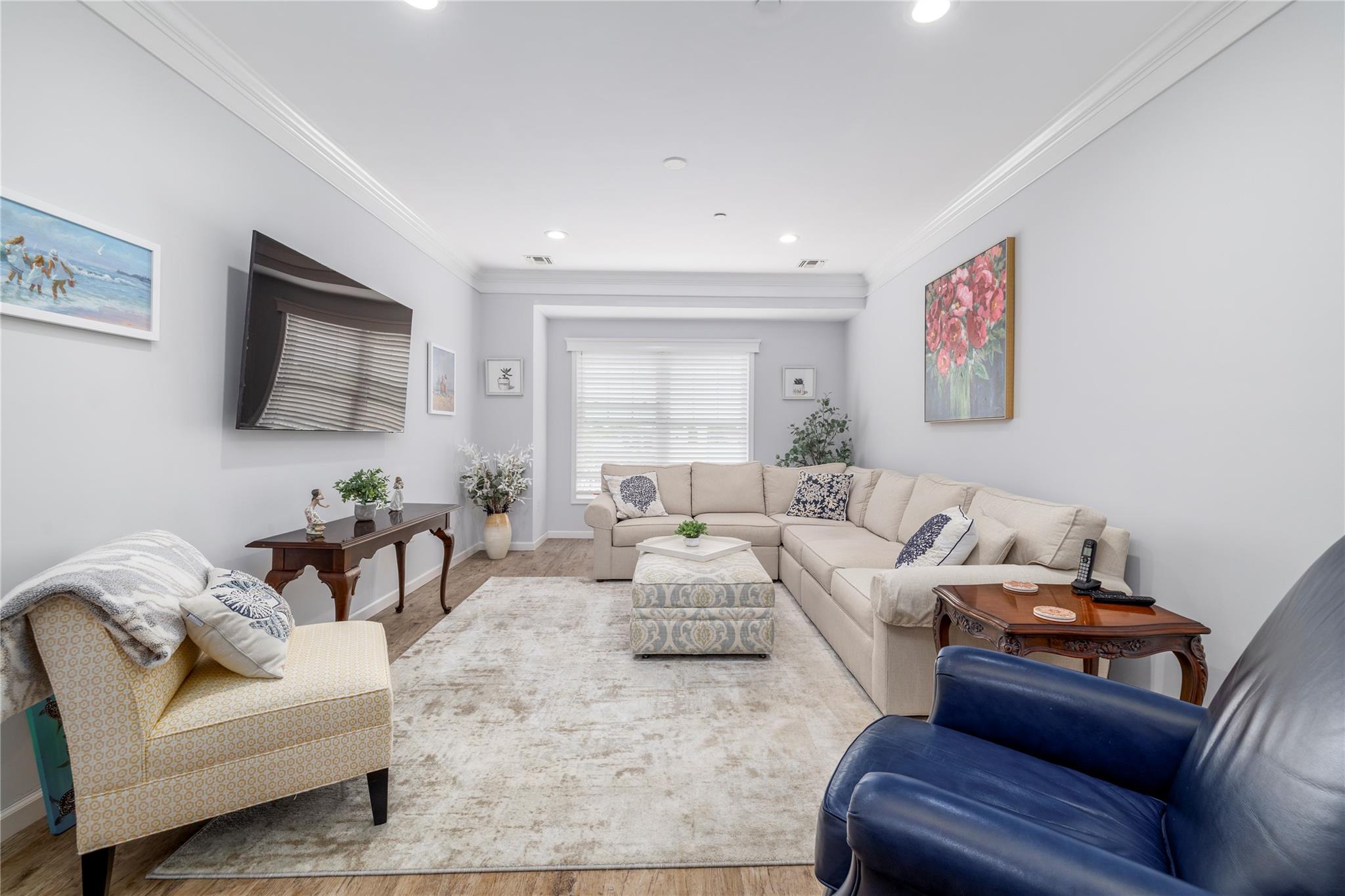 77 Maple Avenue #303, Rockville Centre, New York image 4