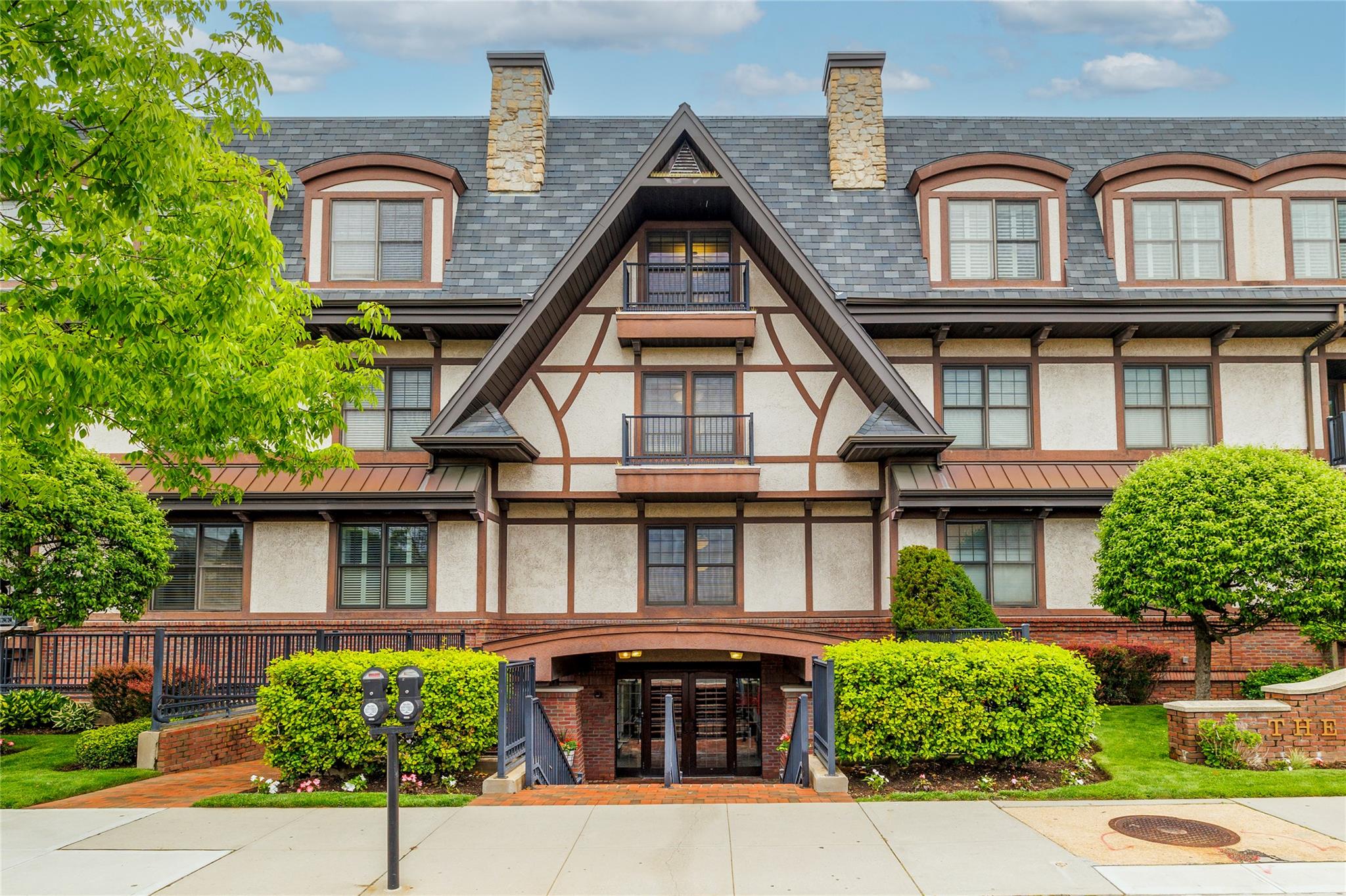 77 Maple Avenue #303, Rockville Centre, New York image 2