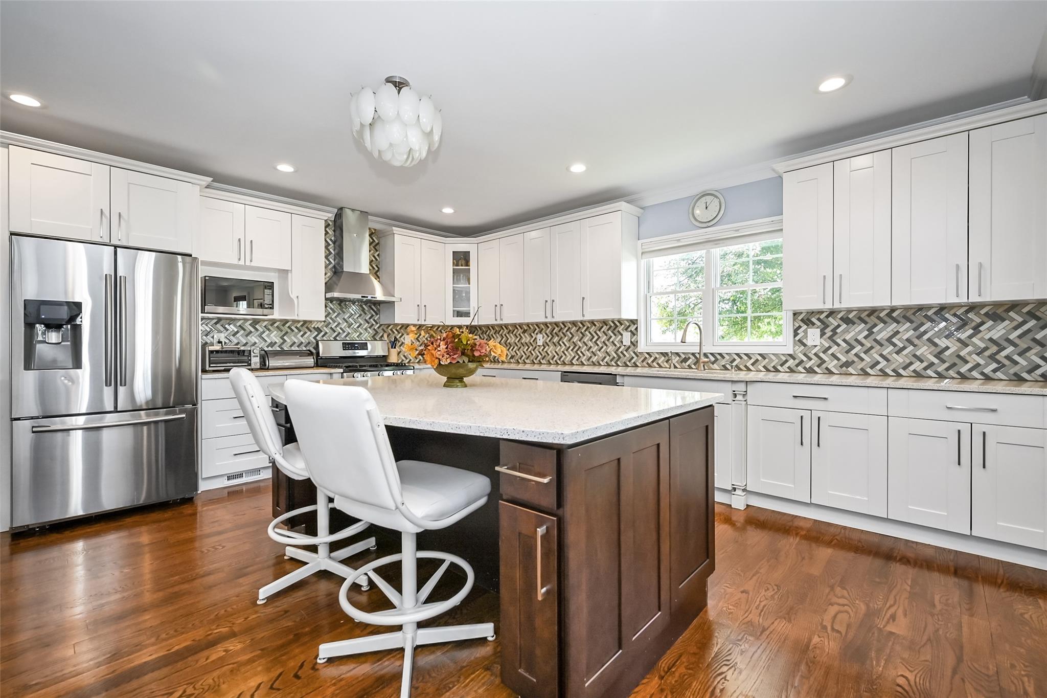 11 Knickerbocker Road, Plainview, New York image 7