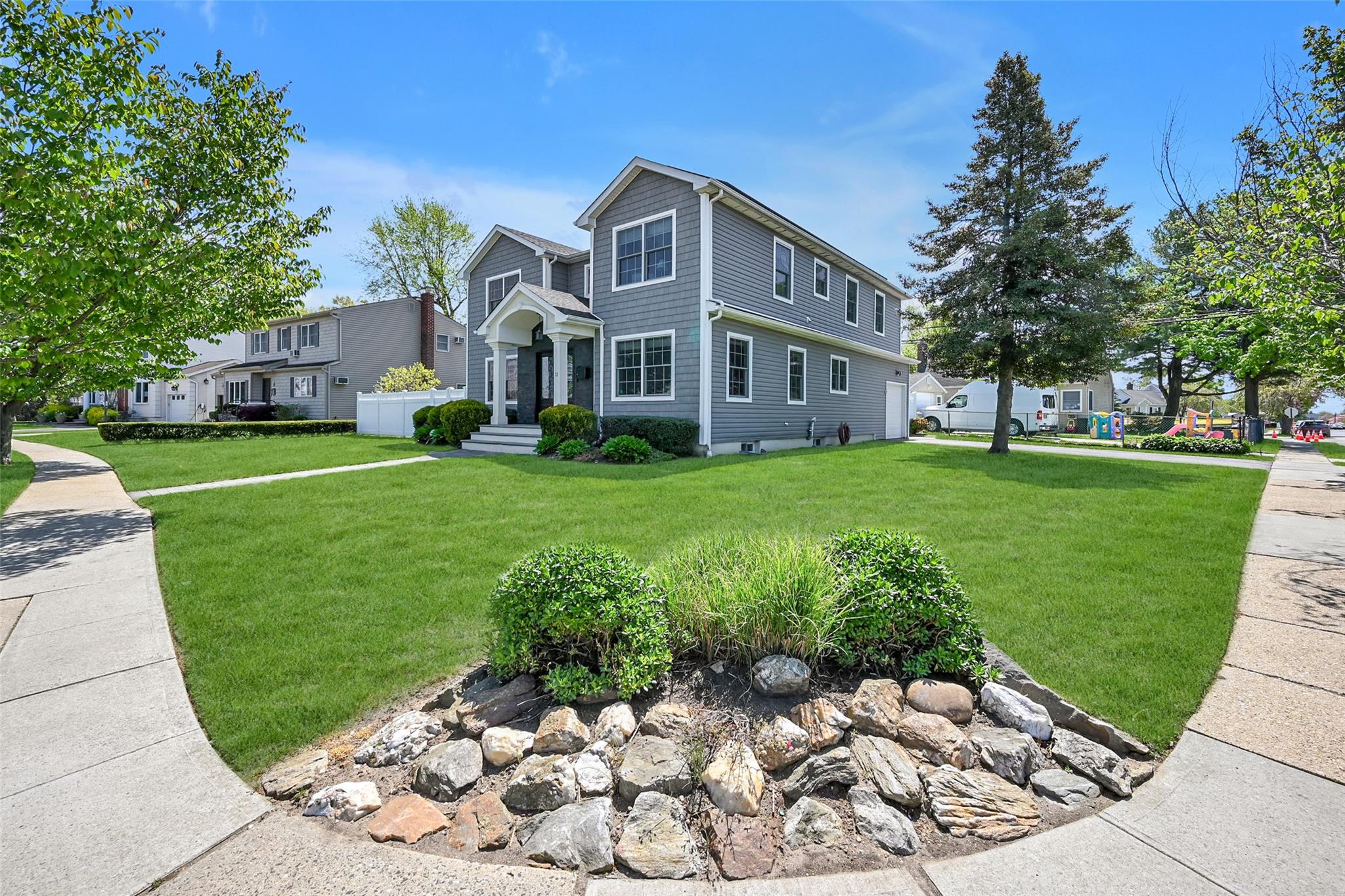 11 Knickerbocker Road, Plainview, New York image 26